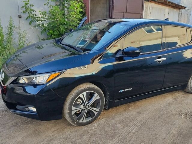 Чорний Ніссан Ліф, об'ємом двигуна 0 л та пробігом 145 тис. км за 14000 $, фото 4 на Automoto.ua