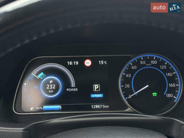 Черный Ниссан Лиф, объемом двигателя 0 л и пробегом 127 тыс. км за 12499 $, фото 32 на Automoto.ua