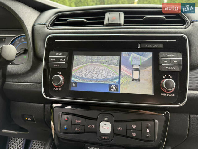 Черный Ниссан Лиф, объемом двигателя 0 л и пробегом 145 тыс. км за 11999 $, фото 64 на Automoto.ua