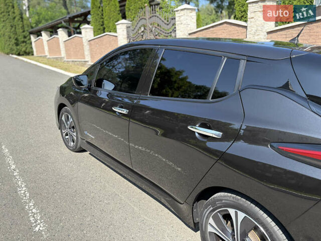 Черный Ниссан Лиф, объемом двигателя 0 л и пробегом 103 тыс. км за 13300 $, фото 8 на Automoto.ua