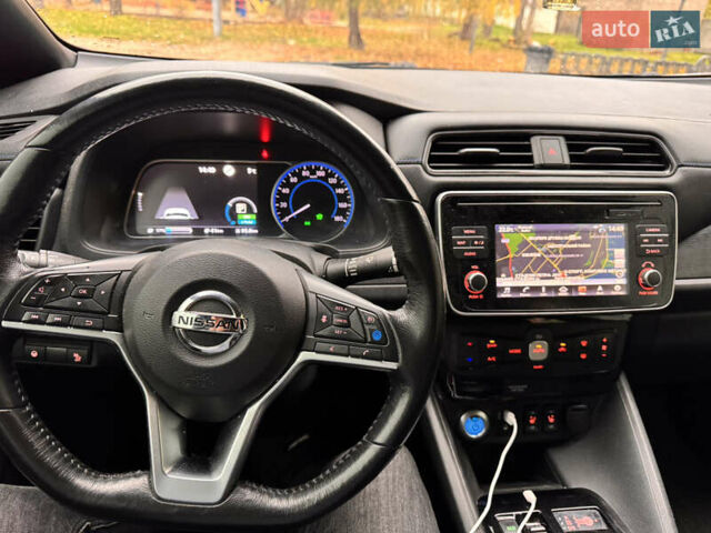 Чорний Ніссан Ліф, об'ємом двигуна 0 л та пробігом 146 тис. км за 13300 $, фото 10 на Automoto.ua