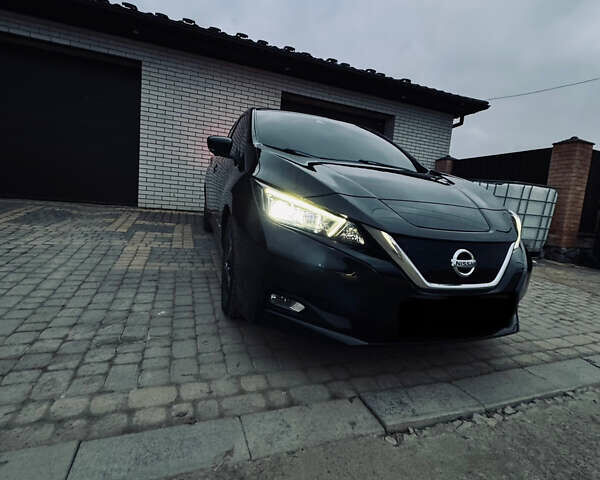 Черный Ниссан Лиф, объемом двигателя 0 л и пробегом 78 тыс. км за 11999 $, фото 2 на Automoto.ua