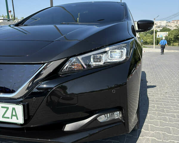 Черный Ниссан Лиф, объемом двигателя 0 л и пробегом 103 тыс. км за 13300 $, фото 5 на Automoto.ua