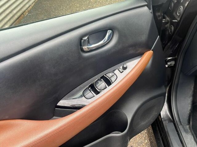 Черный Ниссан Лиф, объемом двигателя 0 л и пробегом 143 тыс. км за 10999 $, фото 3 на Automoto.ua