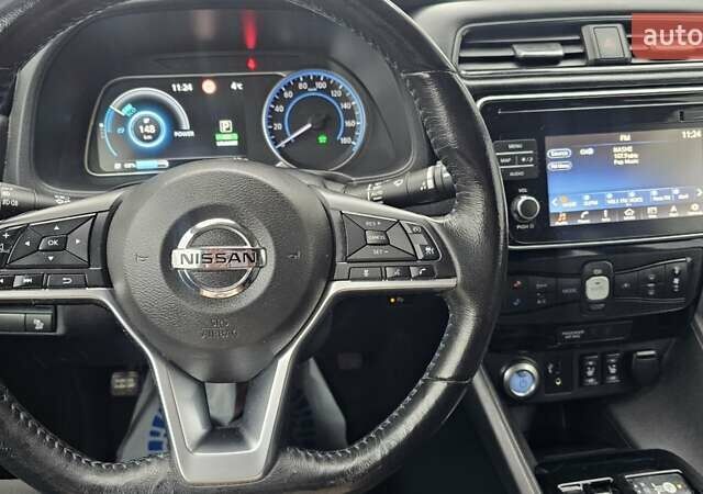 Черный Ниссан Лиф, объемом двигателя 0 л и пробегом 129 тыс. км за 11200 $, фото 8 на Automoto.ua