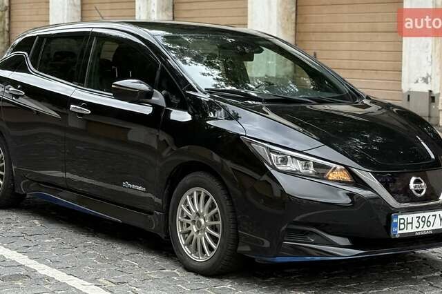 Чорний Ніссан Ліф, об'ємом двигуна 0 л та пробігом 47 тис. км за 12600 $, фото 2 на Automoto.ua