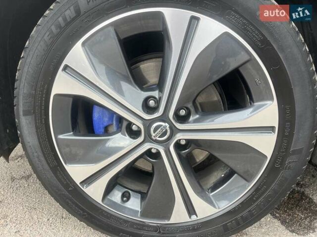 Черный Ниссан Лиф, объемом двигателя 0 л и пробегом 120 тыс. км за 11900 $, фото 17 на Automoto.ua