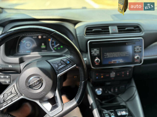 Черный Ниссан Лиф, объемом двигателя 0 л и пробегом 103 тыс. км за 13300 $, фото 18 на Automoto.ua