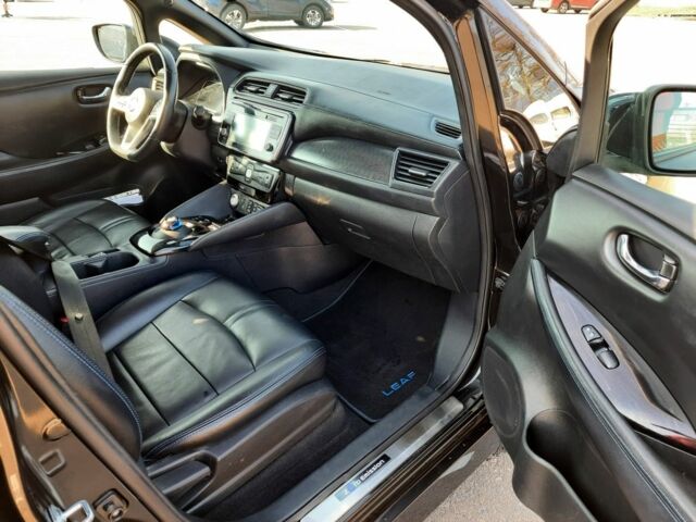 Черный Ниссан Лиф, объемом двигателя 0 л и пробегом 88 тыс. км за 14500 $, фото 6 на Automoto.ua