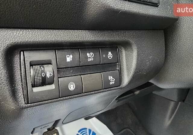 Черный Ниссан Лиф, объемом двигателя 0 л и пробегом 129 тыс. км за 11200 $, фото 15 на Automoto.ua