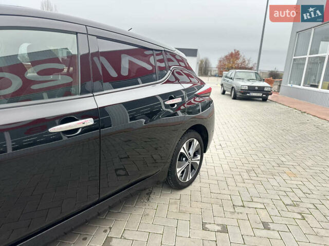 Черный Ниссан Лиф, объемом двигателя 0 л и пробегом 82 тыс. км за 11855 $, фото 6 на Automoto.ua