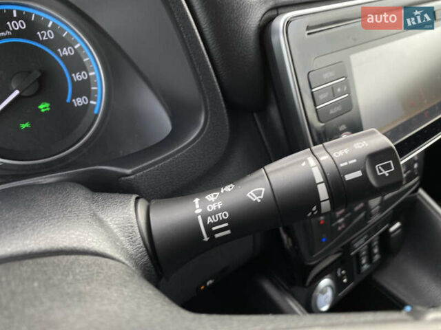 Черный Ниссан Лиф, объемом двигателя 0 л и пробегом 133 тыс. км за 12500 $, фото 23 на Automoto.ua