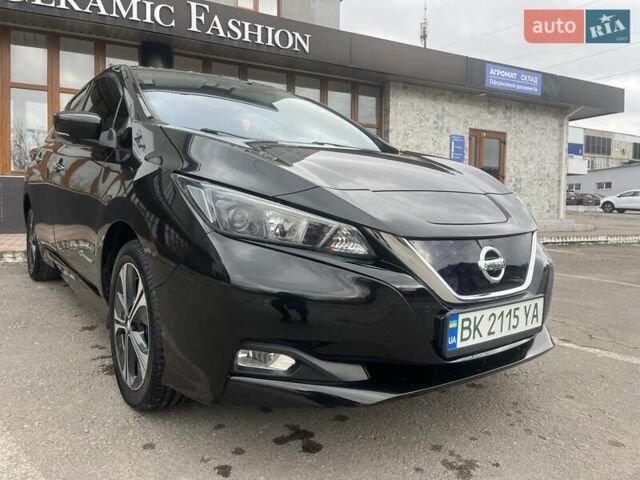 Черный Ниссан Лиф, объемом двигателя 0 л и пробегом 120 тыс. км за 11900 $, фото 5 на Automoto.ua