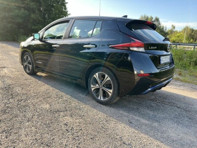 Черный Ниссан Лиф, объемом двигателя 0 л и пробегом 95 тыс. км за 12900 $, фото 5 на Automoto.ua