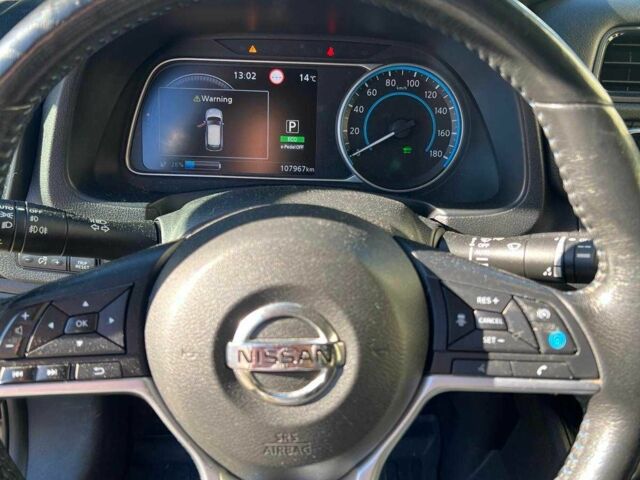 Черный Ниссан Лиф, объемом двигателя 0 л и пробегом 108 тыс. км за 12000 $, фото 1 на Automoto.ua