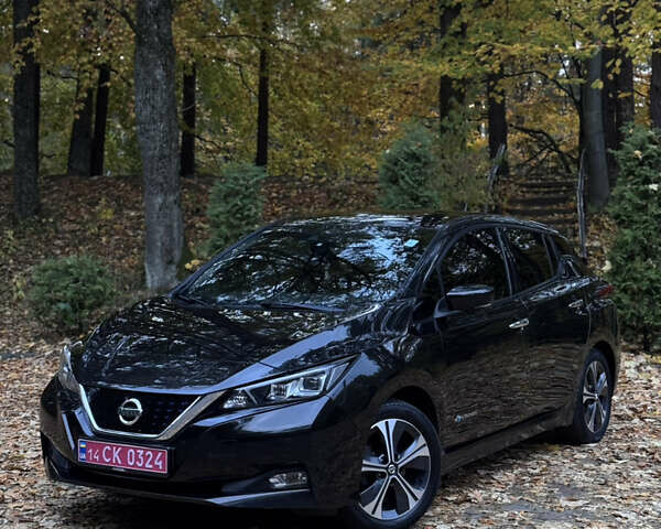 Черный Ниссан Лиф, объемом двигателя 0 л и пробегом 128 тыс. км за 12500 $, фото 6 на Automoto.ua