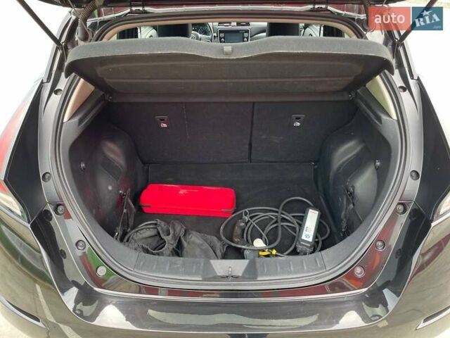 Черный Ниссан Лиф, объемом двигателя 0 л и пробегом 124 тыс. км за 12199 $, фото 27 на Automoto.ua