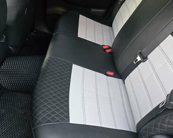 Черный Ниссан Лиф, объемом двигателя 0 л и пробегом 190 тыс. км за 12500 $, фото 18 на Automoto.ua