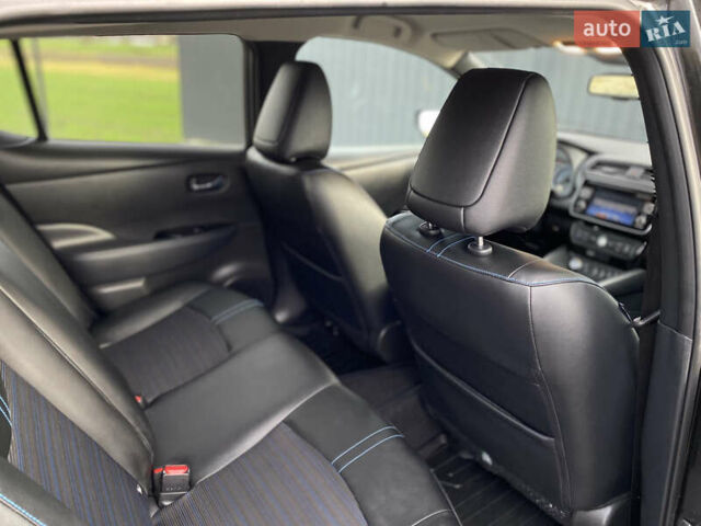 Черный Ниссан Лиф, объемом двигателя 0 л и пробегом 133 тыс. км за 12500 $, фото 46 на Automoto.ua