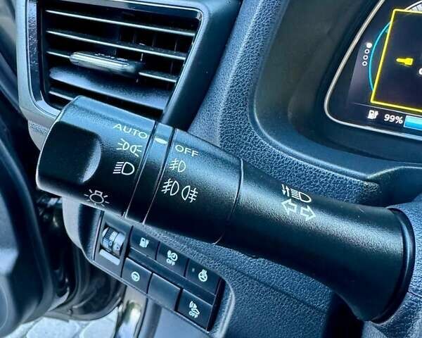 Черный Ниссан Лиф, объемом двигателя 0 л и пробегом 133 тыс. км за 11300 $, фото 43 на Automoto.ua