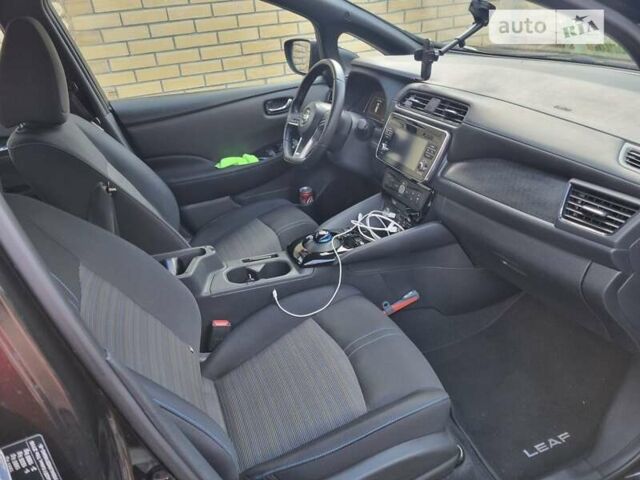 Черный Ниссан Лиф, объемом двигателя 0 л и пробегом 102 тыс. км за 12350 $, фото 5 на Automoto.ua
