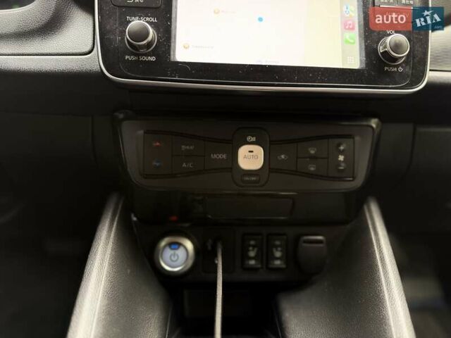 Чорний Ніссан Ліф, об'ємом двигуна 0 л та пробігом 47 тис. км за 12600 $, фото 17 на Automoto.ua