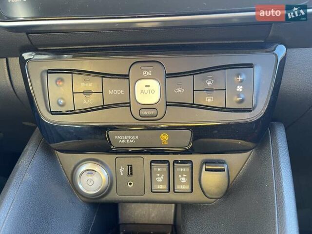 Черный Ниссан Лиф, объемом двигателя 0 л и пробегом 114 тыс. км за 12800 $, фото 16 на Automoto.ua