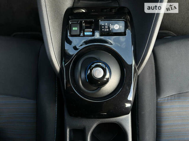 Черный Ниссан Лиф, объемом двигателя 0 л и пробегом 88 тыс. км за 12836 $, фото 5 на Automoto.ua