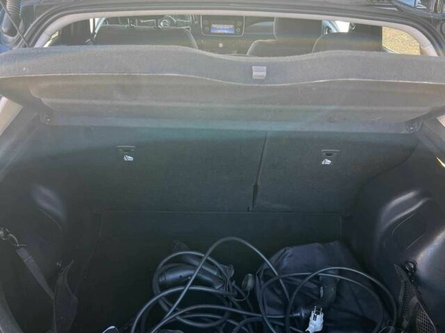 Черный Ниссан Лиф, объемом двигателя 0 л и пробегом 108 тыс. км за 12000 $, фото 6 на Automoto.ua