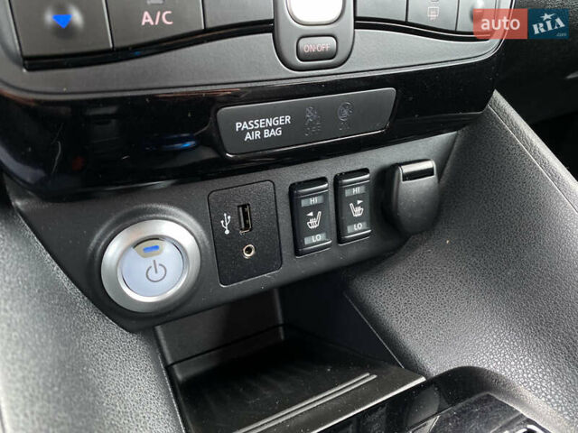 Черный Ниссан Лиф, объемом двигателя 0 л и пробегом 133 тыс. км за 12500 $, фото 29 на Automoto.ua