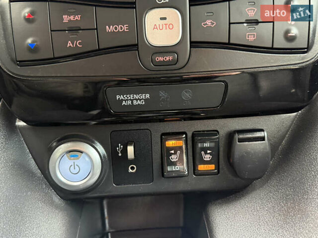 Черный Ниссан Лиф, объемом двигателя 0 л и пробегом 145 тыс. км за 11999 $, фото 43 на Automoto.ua