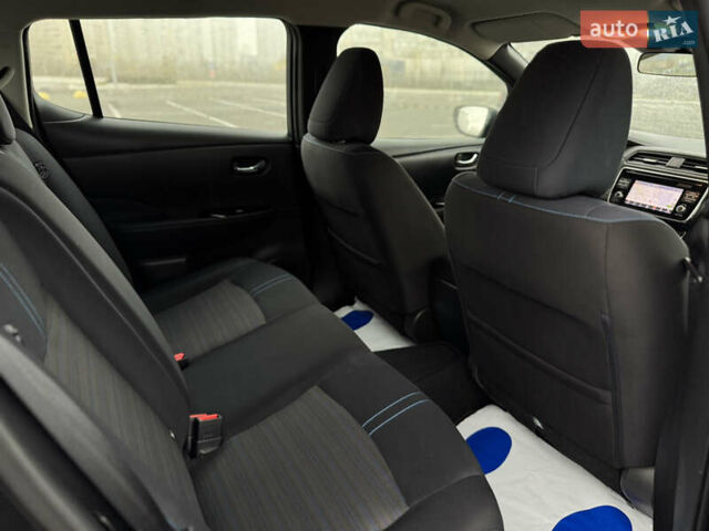 Черный Ниссан Лиф, объемом двигателя 0 л и пробегом 118 тыс. км за 12900 $, фото 28 на Automoto.ua