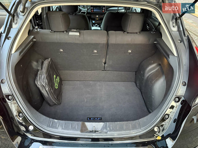 Черный Ниссан Лиф, объемом двигателя 0 л и пробегом 111 тыс. км за 11200 $, фото 33 на Automoto.ua