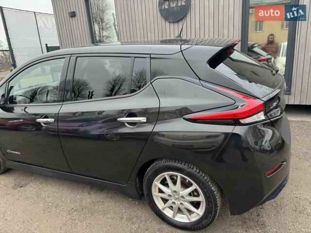 Черный Ниссан Лиф, объемом двигателя 0 л и пробегом 173 тыс. км за 11000 $, фото 9 на Automoto.ua