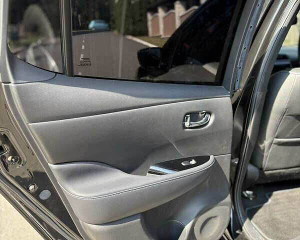 Черный Ниссан Лиф, объемом двигателя 0 л и пробегом 103 тыс. км за 13300 $, фото 15 на Automoto.ua