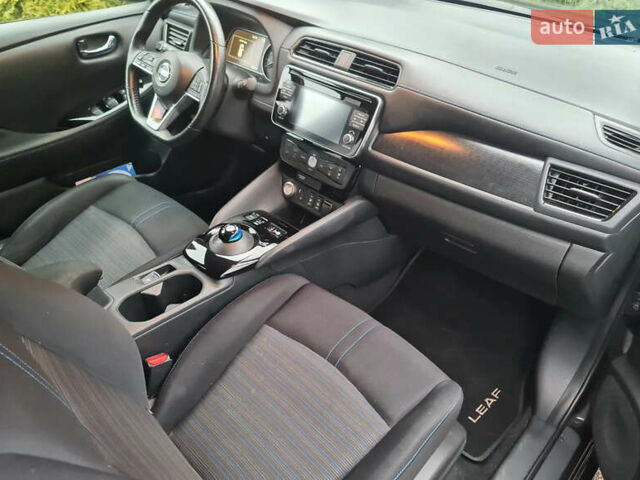 Черный Ниссан Лиф, объемом двигателя 0 л и пробегом 101 тыс. км за 12000 $, фото 20 на Automoto.ua