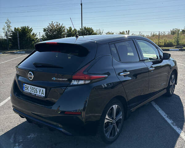 Черный Ниссан Лиф, объемом двигателя 0 л и пробегом 123 тыс. км за 12100 $, фото 6 на Automoto.ua