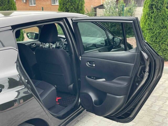 Черный Ниссан Лиф, объемом двигателя 0 л и пробегом 109 тыс. км за 13499 $, фото 6 на Automoto.ua