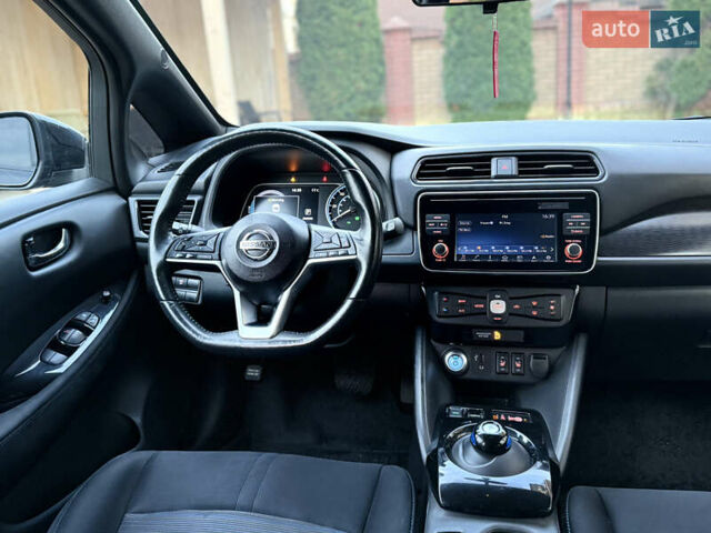 Черный Ниссан Лиф, объемом двигателя 0 л и пробегом 111 тыс. км за 11200 $, фото 13 на Automoto.ua
