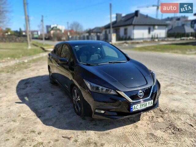 Чорний Ніссан Ліф, об'ємом двигуна 0 л та пробігом 160 тис. км за 12500 $, фото 1 на Automoto.ua