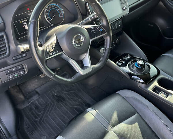 Чорний Ніссан Ліф, об'ємом двигуна 0 л та пробігом 80 тис. км за 13800 $, фото 7 на Automoto.ua