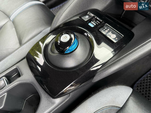 Черный Ниссан Лиф, объемом двигателя 0 л и пробегом 145 тыс. км за 11999 $, фото 68 на Automoto.ua