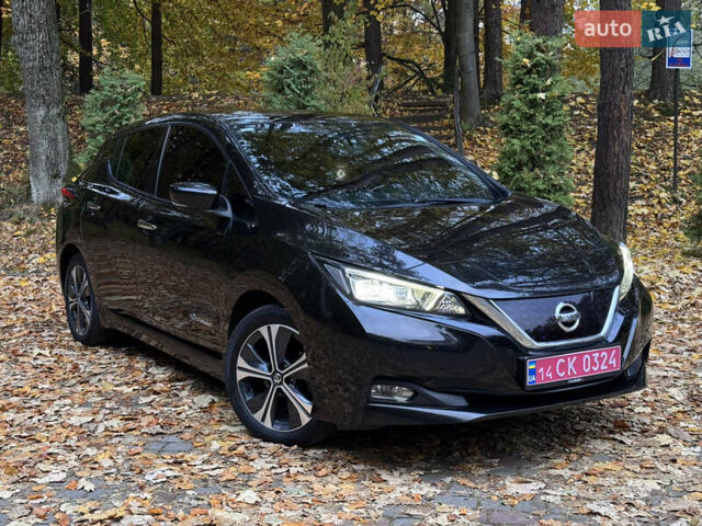 Черный Ниссан Лиф, объемом двигателя 0 л и пробегом 127 тыс. км за 12499 $, фото 2 на Automoto.ua