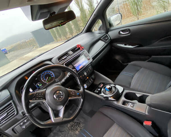 Черный Ниссан Лиф, объемом двигателя 0 л и пробегом 112 тыс. км за 11750 $, фото 5 на Automoto.ua