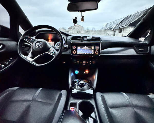 Черный Ниссан Лиф, объемом двигателя 0 л и пробегом 78 тыс. км за 11999 $, фото 6 на Automoto.ua