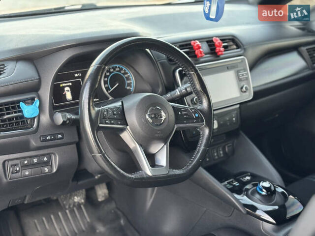 Чорний Ніссан Ліф, об'ємом двигуна 0 л та пробігом 90 тис. км за 11950 $, фото 22 на Automoto.ua