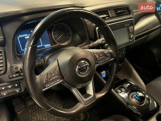 Чорний Ніссан Ліф, об'ємом двигуна 0 л та пробігом 160 тис. км за 12500 $, фото 8 на Automoto.ua