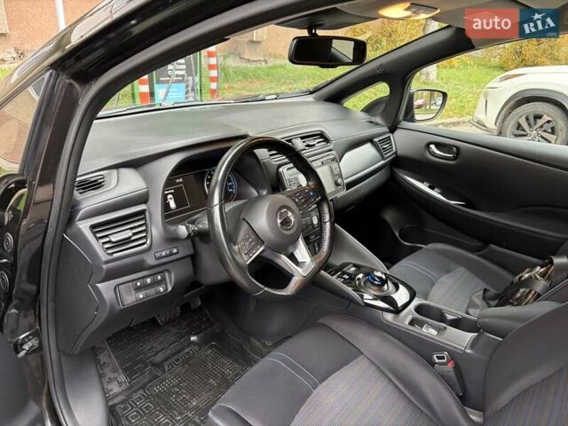 Чорний Ніссан Ліф, об'ємом двигуна 0 л та пробігом 148 тис. км за 12600 $, фото 8 на Automoto.ua