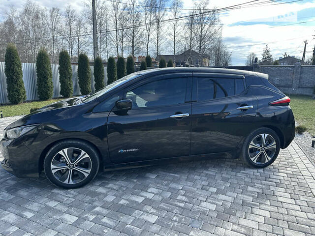 Черный Ниссан Лиф, объемом двигателя 0 л и пробегом 88 тыс. км за 12836 $, фото 2 на Automoto.ua