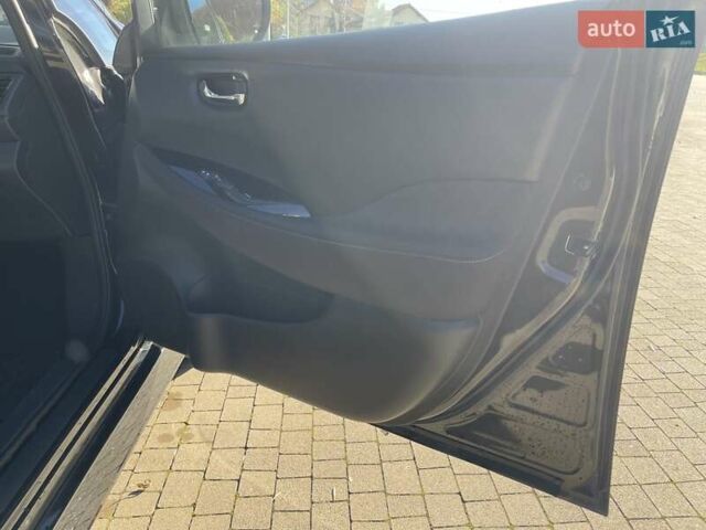 Черный Ниссан Лиф, объемом двигателя 0 л и пробегом 114 тыс. км за 12800 $, фото 24 на Automoto.ua